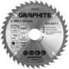 Na zdjęciu znajduje się okrągła tarcza do cięcia z widocznymi zębami, oznaczona jako GRAPHITE 57T215, o średnicy 180 mm i otworze 30 mm. Na tarczy znajdują się piktogramy oraz napisy: "WOOD", "TCT", "15° x40", "MAX 10000 min⁻¹", "2,0 mm", "1,3 mm", "FAST 