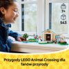 Na zdjęciu znajduje się zestaw LEGO z serii Animal Crossing, przedstawiający scenę z muzeum i postaciami, ustawiony na parapecie przy oknie. W dolnej części zdjęcia widnieje napis: "Przygody LEGO Animal Crossing dla fanów przyrody", a obok zestawu znajduj