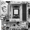 Na zdjęciu znajduje się płyta główna z oznaczeniami "MSI" oraz "B850M GAMING PLUS WIFI6E", z widocznym logo smoka i napisami "LIGHTNING GEN5" oraz "GAMING". Na płycie widoczne są różne złącza, gniazda pamięci RAM i inne komponenty elektroniczne.