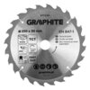 Na zdjęciu znajduje się tarcza do cięcia z napisem "GRAPHITE" oraz oznaczeniami: "57T230", "Ø 250 x 30 mm", "EN 847-1", "TCT", "WOOD", "FAST CUT", "MAX 7000 min⁻¹", "x24", "15°", "2,4 mm", "1,6 mm". Widoczne są również piktogramy oraz teksty w trzech języ