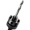 Na zdjęciu znajduje się metalowy adapter do otwornic z wiertłem, wykonany z ciemnego metalu, z widocznymi elementami mocującymi i gwintem. Produkt ma teksturowaną powierzchnię na dolnej części, co ułatwia jego uchwyt.