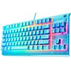 Niebieska klawiatura z podświetleniem RGB, na której widoczne są klawisze z oznaczeniami liter, cyfr i funkcji, takich jak "CTRL", "ALT" oraz "M1" do "M6". Na obudowie znajduje się logo "steelseries", a powierzchnia klawiatury pokryta jest kroplami wody.