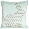 Miętowa poszewka o wymiarach 45 x 45 cm z wzorem w kształcie zająca, wypełnionym zygzakowatym motywem. Produkt marki EUROFIRANY, model 465229 Wiosna 1.