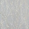 Zdjęcie przedstawia fragment materiału w kolorze szarym z delikatnym wzorem przypominającym gałązki w odcieniach bieli i złota. Tkanina ma teksturę przypominającą len.