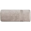 Beżowy ręcznik o wymiarach 70 x 140 cm jest zwinięty w rolkę, z widocznymi delikatnymi prążkami wzdłuż jednego z brzegów. Materiał ma teksturę frotte, co nadaje mu miękki wygląd.