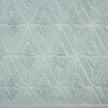 Miętowy ręcznik o wymiarach 50 x 90 cm z widocznym geometrycznym wzorem w kształcie rombów i trójkątów. Tkanina ma teksturę frotte, co nadaje jej miękkości i puszystości.