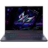Laptop z kolorową klawiaturą podświetlaną, na ekranie wyświetla grafikę z futurystycznym statkiem kosmicznym na tle gwiazd i fioletowych planet. Na obudowie widoczne jest logo "Predator".