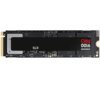 Na zdjęciu widoczny jest dysk SSD z oznaczeniem "SAMSUNG 9100 Pro 8TB" na czarnym tle. Dysk ma prostokątny kształt z widocznymi elementami elektronicznymi i złączem na jednym z końców.