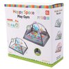 Pudełko produktu z napisem "Happy Space Play Gym" zawiera zdjęcia maty edukacyjnej z piłeczkami i zabawkami wiszącymi na pałąkach. Na opakowaniu widnieje oznaczenie "0m+" oraz numer produktu "NO.JL652-1A".