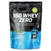 Czarna torebka z niebieskim akcentem zawiera odżywkę białkową o smaku pistacjowym, z napisem "ISO WHEY ZERO" oraz informacjami: "Lactose Reduced", "Sugar Free", "Palm Oil Free", "Gluten Free". Widoczne jest logo "BioTechUSA" oraz informacja o wadze 454 gr