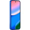 Smartfon w kolorze indygo z wyświetlaczem o gradientowych barwach od różowego do niebieskiego, z centralnie umieszczoną kamerą przednią. Urządzenie ma smukłą ramkę i zaokrąglone krawędzie.