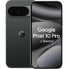 Na zdjęciu widoczny jest smartfon z napisem na ekranie: "Google Pixel 10 Pro z Gemini". Obok ekranu znajduje się tył urządzenia z logo "G" oraz modułem aparatu.