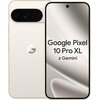 Na zdjęciu widoczny jest porcelanowy smartfon z dużym ekranem, na którym wyświetlony jest tekst: "Google Pixel 10 Pro XL z Gemini". Na tylnej obudowie urządzenia znajduje się logo w kształcie litery "G" oraz moduł z trzema aparatami.