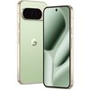 Na zdjęciu widoczny jest smartfon w kolorze jadeitowym z dużym ekranem i centralnie umieszczoną kamerą przednią. Na tylnej obudowie znajduje się logo "G" oraz podwójny aparat fotograficzny w poziomej oprawie.