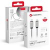 Na zdjęciu znajduje się srebrny kabel USB-C - Lightning o długości 1 metra, umieszczony na czarnej, teksturowanej powierzchni. Na obu końcówkach kabla widnieje logo "FORCELL".