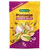 Żółto-fioletowe opakowanie z napisem "Bakalland Pistacje cebulka & czosnek" oraz grafiką przedstawiającą pistacje, cebulę i czosnek. W górnym rogu widnieje napis "ZE SMAKIEM".
