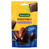 Przedstawione zdjęcie ukazuje opakowanie produktu "Rodzynki w gorzkiej czekoladzie" marki Bakalland. Na opakowaniu widnieje napis "Bakalland Rodzynka w gorzkiej czekoladzie" oraz logo "od 1851 E.Wedel", a także ilustracje rodzynek pokrytych czekoladą i ko
