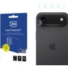 Opakowanie produktu "3mk Lens Protection" z napisem "Ochrona obiektywu/Proteção da lente/Protection de lentille/Ochrana objektivu/Protecja lentilei" oraz grafiką przedstawiającą ochronę na obiektyw aparatu. Obok znajduje się tył telefonu z widocznym obiek