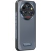Smartfon z szarym, teksturowanym tyłem, posiada okrągły moduł z trzema obiektywami i lampą błyskową. Na obudowie widoczne są napisy: "SUPER PERFORMANCE HD CAMERA", "WATERPROOF" oraz logo "OUKITEL".