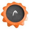 Pomarańczowy roller o ząbkowanej krawędzi z czarną powierzchnią na środku, na której widnieje białe logo w kształcie łuku z kropką. Produkt ma wyraźną, teksturowaną powierzchnię.