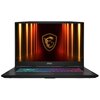 Laptop z podświetlaną klawiaturą w kolorach tęczy, na ekranie widoczne jest logo smoka na tle pomarańczowych i czerwonych linii świetlnych. Na obudowie pod ekranem znajduje się napis "msi".