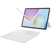 Na zdjęciu znajduje się tablet z wyświetlaczem o gradientowym tle, obok którego widoczny jest rysik oraz biała klawiatura. Tablet jest ustawiony na podstawce, a jego obudowa ma fioletowy kolor.