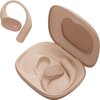 Beżowe słuchawki powietrzne JBL Sense Lite są umieszczone w otwartym etui ładującym, z widocznym logo JBL na słuchawkach i wewnętrznej stronie etui. Obok etui znajduje się pojedyncza słuchawka, również z logo JBL.