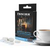 Na zdjęciu znajduje się opakowanie tabletek czyszczących do ekspresu FRISCHER Professional, z napisem "REINIGUNGSTABLETTEN FÜR KAFFEEMASCHINEN" oraz "CLEANING TABLETS FOR COFFEE MACHINES" i informacją "10 x 1,3 g". Obok opakowania widoczne są białe tablet