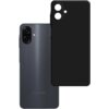 Na zdjęciu widoczny jest czarny matowy futerał z wycięciami na aparat i lampę błyskową, obok którego znajduje się smartfon z dwoma obiektywami aparatu i logo "Samsung" na obudowie.