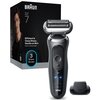 Na zdjęciu znajduje się golarka BRAUN z serii 7, obok której widoczne jest opakowanie z napisem "Efficient & Close Shave. Gentle on Skin. Even in tricky areas" oraz "3 Shave Modes". Na dole golarki widnieje logo BRAUN, a obok niej znajduje się dodatkowa n
