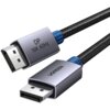 Na zdjęciu widoczny jest czarno-srebrny kabel DisplayPort z plecionym oplotem, z końcówkami oznaczonymi napisami "DP 16K 60Hz" oraz "UGREEN".