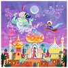 Ilustracja przedstawia kolorową, bajkową scenę z postacią na latającym dywanie, unoszącą się nad pałacem z kopułami, oraz dużym duchem z lampy. W tle widoczne są gwiazdy, księżyc i kwiatowe wzory na fioletowym niebie.
