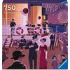 Opakowanie puzzli przedstawia scenę na pokładzie statku z elegancko ubranymi postaciami, orkiestrą i fajerwerkami na niebie. Na górze widnieje napis "750 Ravensburger Puzzle", a na burtach statku znajdują się koła ratunkowe z napisem "RMS Titanic 1912".
