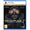 Okładka gry "Frostpunk 2 - Icebreaker Edition" na PS5 przedstawia postać w goglach i futrzanym kapturze, z płomieniami odbijającymi się w szkłach gogli. Na górze widnieje napis "Icebreaker Edition", a poniżej "Frostpunk 2"; dodatkowo na okładce znajdują s
