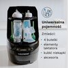 Czarny sterylizator Baby Brezza z umieszczonymi wewnątrz butelkami i akcesoriami, na boku widoczny jest tekst: "Uniwersalna pojemność. Zmieści: 4 butelki, elementy laktatora, kubki niekapki, akcesoria."