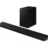 Na zdjęciu widoczny jest czarny soundbar oraz subwoofer. Na obu urządzeniach znajduje się logo "SAMSUNG".