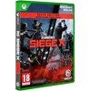 Okładka gry "Tom Clancy's Rainbow Six Siege X - Elite Edition" na konsolę Xbox One i Xbox Series X, przedstawia postacie w akcji z bronią, z dużym napisem "SIEGE X" na środku. Na dole widnieje logo Ubisoft, oznaczenie wiekowe 18+ oraz informacja o wymagan