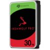 Na zdjęciu widoczny jest dysk twardy z etykietą w kolorach zielonym, czarnym i czerwonym, z logo "SEAGATE" oraz napisem "IRONWOLF PRO" i oznaczeniem pojemności "30 TB".