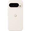 Porcelanowe etui na telefon z wycięciem na aparat i logo "G" umieszczonym centralnie. Etui ma gładką powierzchnię i zaokrąglone krawędzie.