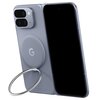 Na zdjęciu widoczny jest smartfon z szarym etui, na którym znajduje się okrągły element z literą "G" oraz metalowy pierścień. Telefon ma podwójny aparat i błyszczący ekran.