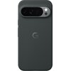 Czarne etui na telefon z wycięciem na aparat i logo "G" na środku. W górnej części znajduje się prostokątne wycięcie z trzema obiektywami i dwoma okrągłymi elementami.
