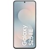 Na zdjęciu widoczny jest smartfon z wyświetlaczem, na którym znajduje się napis "Galaxy S25 FE". Tło ekranu ma gradientowe kolory, a na górze ekranu znajduje się mały otwór na kamerę.