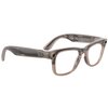Przezroczyste okulary w stylu Wayfarer w kolorze ciepłego kamienia z widocznym logo "Ray-Ban" na zauszniku. Wewnątrz zausznika znajdują się oznaczenia CE i inne symbole.
