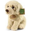 Na zdjęciu znajduje się pluszowa maskotka przedstawiająca siedzącego psa rasy labrador retriever w jasnym kolorze, z metką z napisem "ECO FRIENDLY RAPPA ORIGINAL" oraz okrągłą metką z napisem "RAPPA PREMIUM QUALITY EXCLUSIVE COLLECTION". Maskotka ma duże,