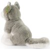 Na zdjęciu znajduje się pluszowa maskotka przedstawiająca siedzącego psa husky, wykonana z szarego i białego materiału. Na uchu maskotki widoczna jest metka z napisem "Eco".