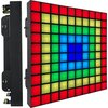 Kwadratowy panel świetlny złożony z kolorowych diod LED, ułożonych w siatkę, tworzących wzór z czerwonymi, żółtymi, zielonymi i niebieskimi kwadratami. Panel ma czarną ramę i widoczny jest jego boczny profil.