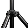 Czarny statyw kolumnowy z widocznym mechanizmem blokującym i trzema nogami. Elementy statywu są połączone metalowymi śrubami.
