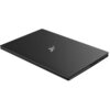 Czarny laptop z zamkniętą pokrywą, na której widoczne jest stylizowane logo w kształcie litery "X". Na boku laptopa znajduje się port USB.