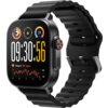 Czarny smartwatch z wyświetlaczem pokazującym godzinę 09:30:56, temperaturę 23°C oraz tętno 98 bpm z wykresem. Pasek zegarka jest wykonany z tworzywa sztucznego, a na boku koperty znajduje się przycisk z pomarańczowym akcentem.