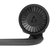 Czarny wentylator z logo "ARCTIC" na środku, z widocznymi łopatkami i dwoma oplecionymi przewodami wychodzącymi z dolnej części. Produkt ma nowoczesny design i jest przeznaczony do chłodzenia CPU.